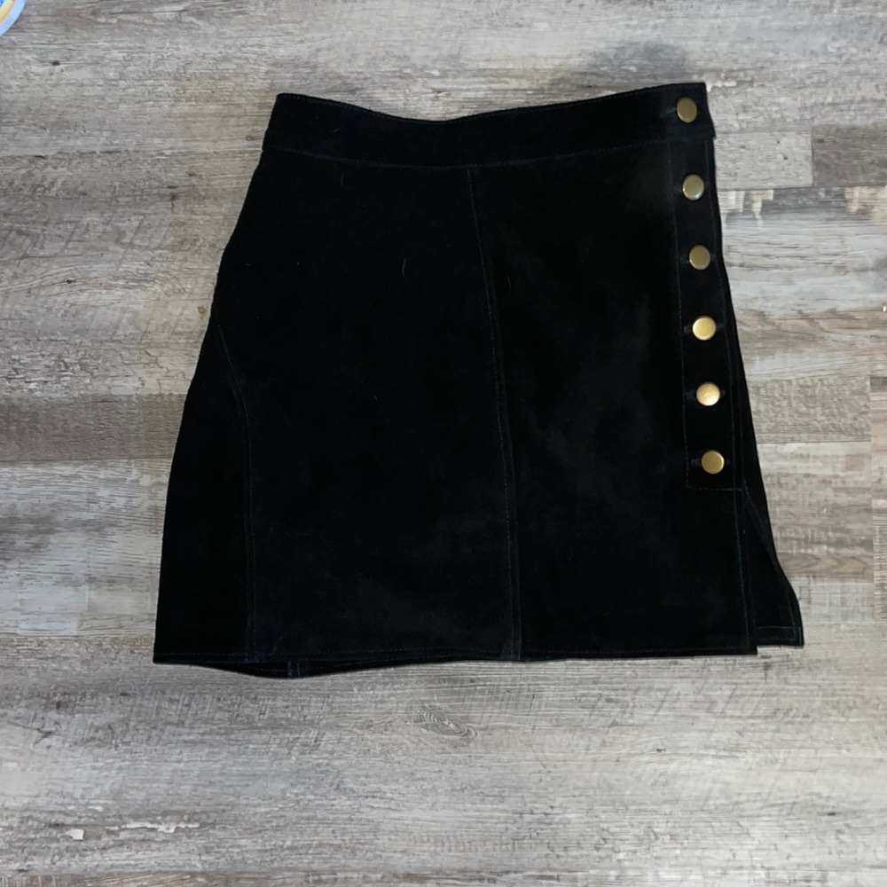 Understated Leather, Born in Texas, black mini skirt size small